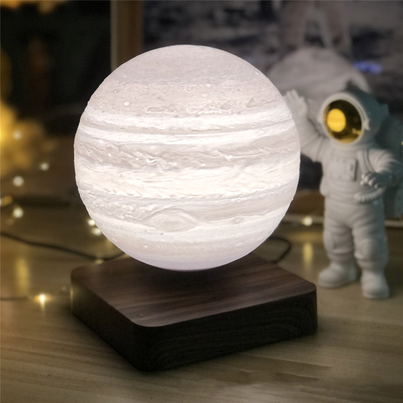 LEVITATING MOON LAMP