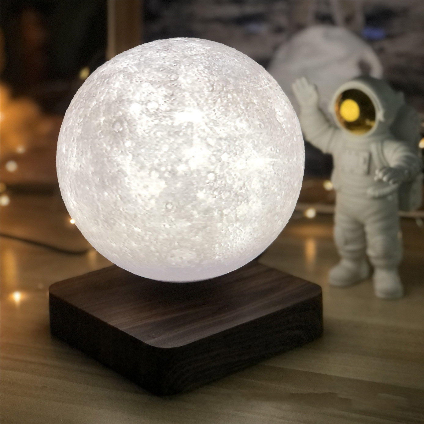 LEVITATING MOON LAMP